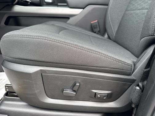 2025 RAM 2500 Big Horn 4x2 Crew Cab 8 Box