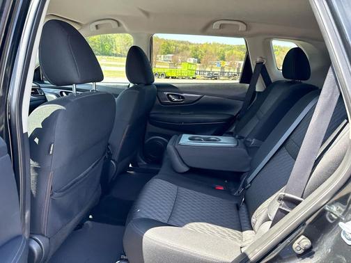 Magnetic Black 2017 Nissan Rogue S