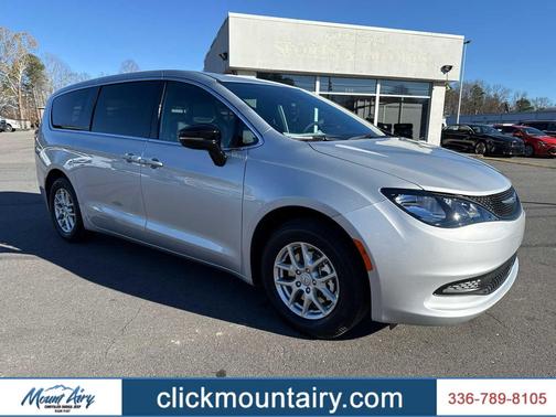 2026 Chrysler Voyager LX