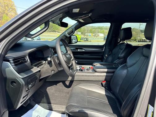 Baltic Gray Metallic Clearcoat 2023 Jeep Wagoneer Series III