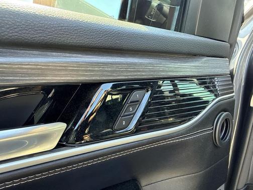 2023 Jeep Wagoneer Series III