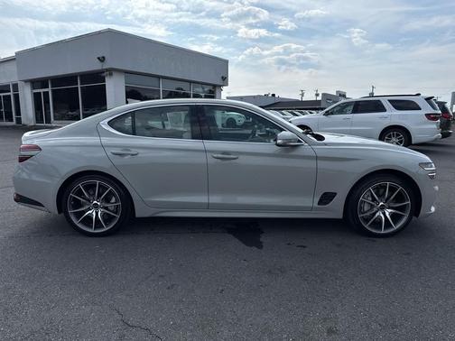 2024 Genesis G70 2.5T