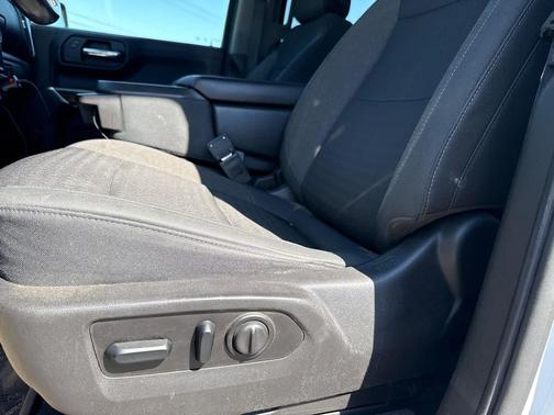 Summit White 2019 Chevrolet Silverado 1500 RST