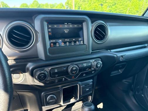 Granite Crystal Metallic Clearcoat 2022 Jeep Gladiator Sport