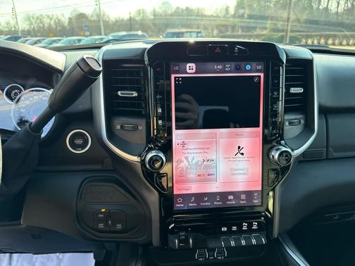 2026 RAM 2500 Big Horn 4x4 Crew Cab 64 Box