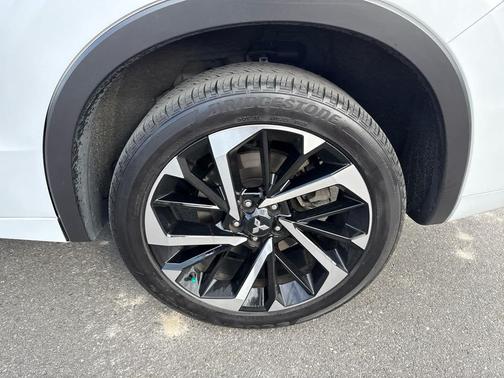 2024 Mitsubishi Outlander SEL