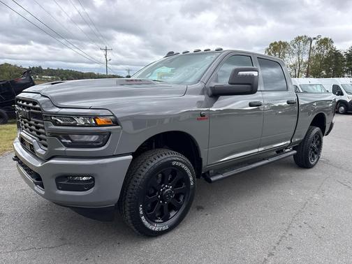 2026 RAM 2500 Tradesman 4x4 Crew Cab 64 Box