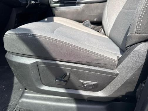 2024 RAM 2500 Big Horn 4x4 Crew Cab 64 Box