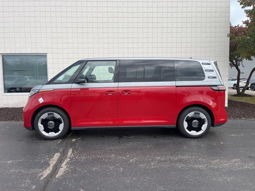 2025 Volkswagen ID. Buzz Pro S Plus