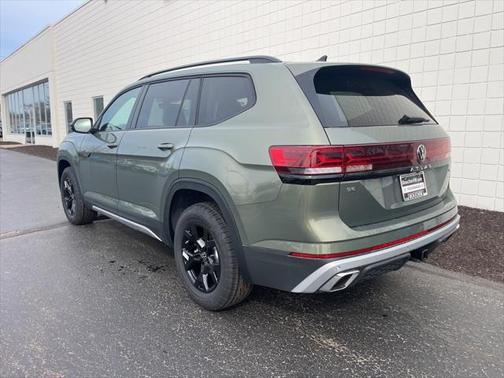 2025 Volkswagen Atlas 2.0T SE