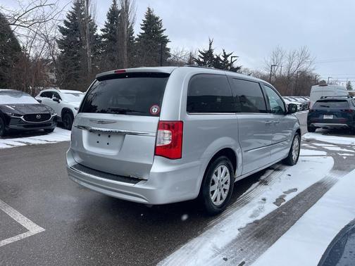 2011 Chrysler Town & Country Touring-L