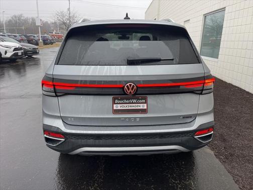 2025 Volkswagen Taos 1.5T SE