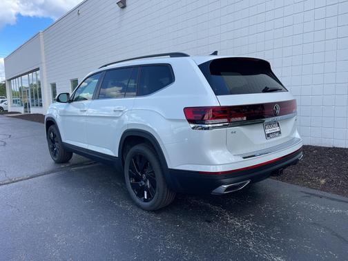2026 Volkswagen Atlas 2.0T SE w/Technology 4MOTION