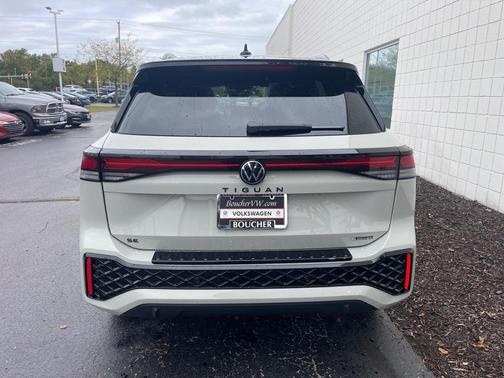 2025 Volkswagen Tiguan 2.0T SE R-Line Black 4MOTION