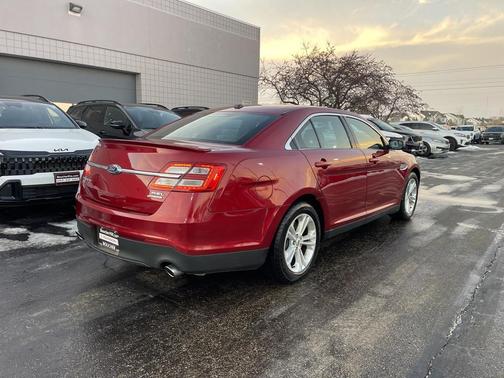 2015 Ford Taurus SEL
