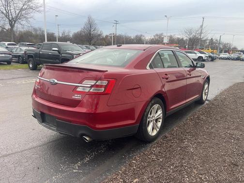 2015 Ford Taurus SEL