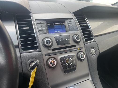 2015 Ford Taurus SEL