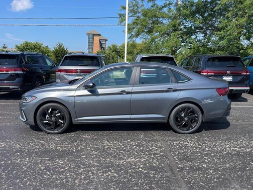 2025 Volkswagen Jetta 1.5T SE