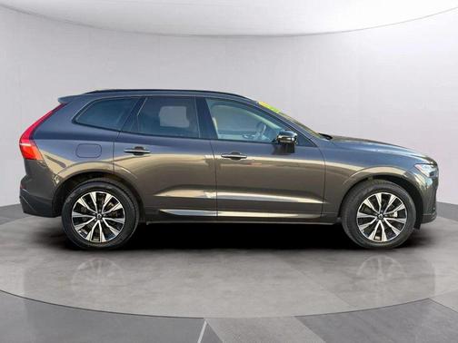 2024 Volvo XC60 B5 Core