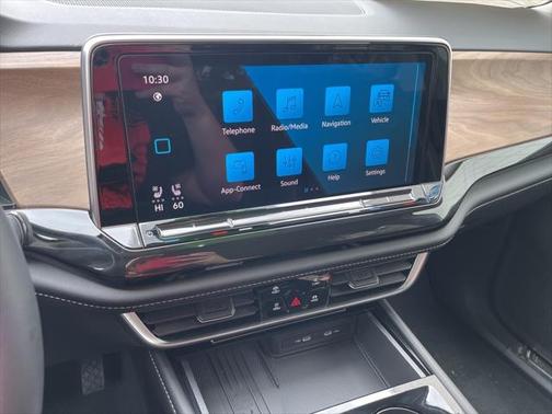 2025 Volkswagen Atlas 2.0T SE w/Technology 4MOTION