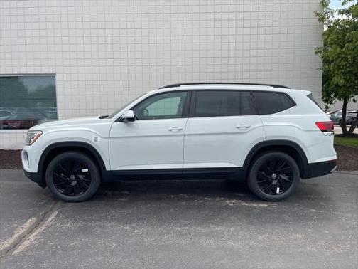2025 Volkswagen Atlas 2.0T SE w/Technology 4MOTION