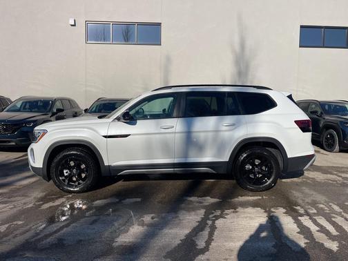 2026 Volkswagen Atlas 2.0T Peak Edition