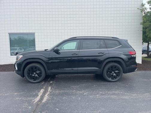 2025 Volkswagen Atlas 2.0T SE w/Technology 4MOTION