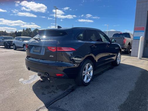 2017 Jaguar F-PACE 35t R-Sport