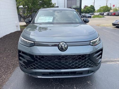 2025 Volkswagen Tiguan 2.0T SE R-Line Black 4MOTION