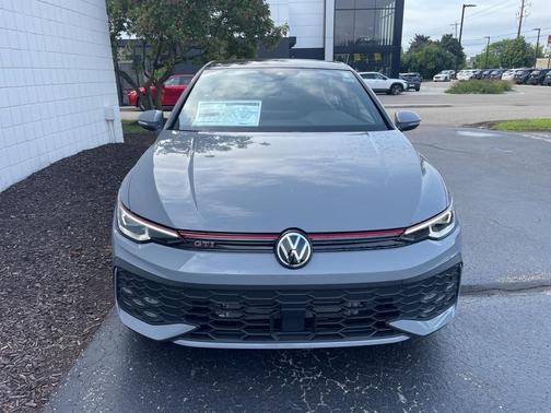 2025 Volkswagen Golf GTI 2.0T SE DSG