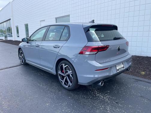 2025 Volkswagen Golf GTI 2.0T SE DSG