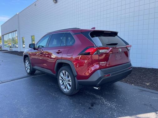 2021 Toyota RAV4 XLE Premium