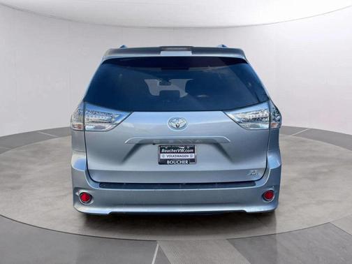 2020 Toyota Sienna SE