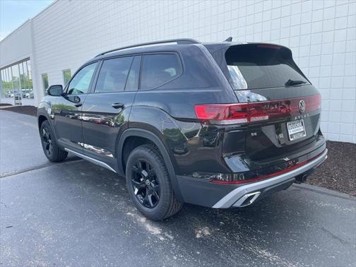 2025 Volkswagen Atlas 2.0T SE