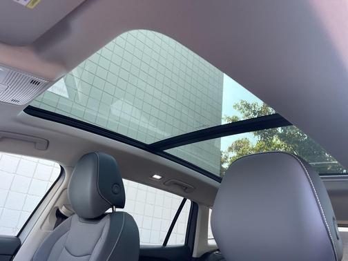 2025 Volkswagen Tiguan 2.0T SE 4MOTION