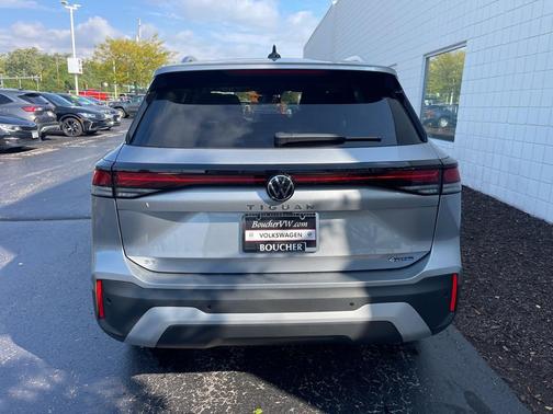 2025 Volkswagen Tiguan 2.0T SE 4MOTION