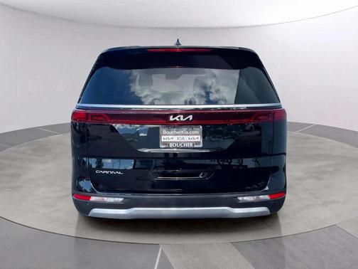 2024 Kia Carnival EX
