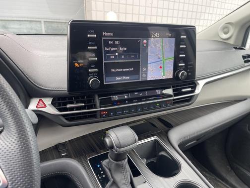 2023 Toyota Sienna Limited