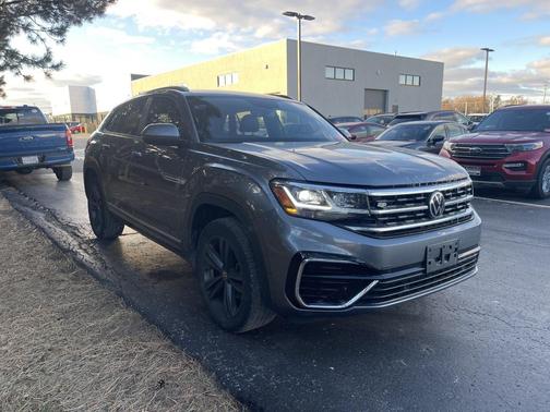 2020 Volkswagen Atlas Cross Sport 3.6L V6 SE w/Technology R-Line