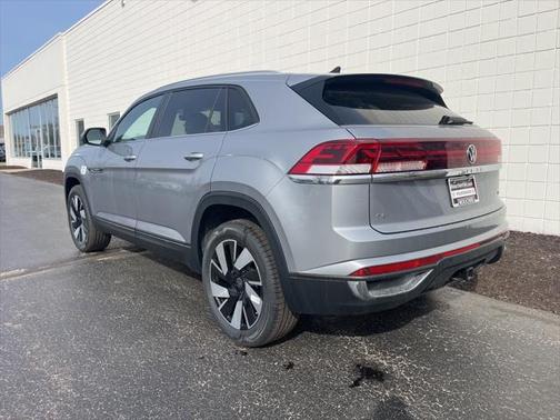2025 Volkswagen Atlas Cross Sport 2.0T SE w/Technology 4MOTION