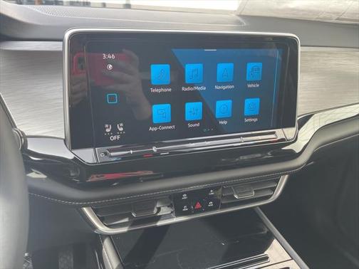 2025 Volkswagen Atlas Cross Sport 2.0T SE w/Technology 4MOTION