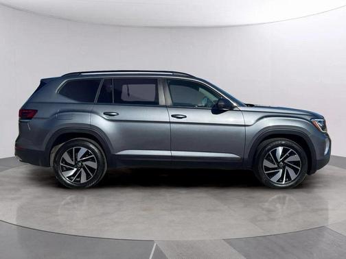2025 Volkswagen Atlas 2.0T SE w/Technology 4MOTION