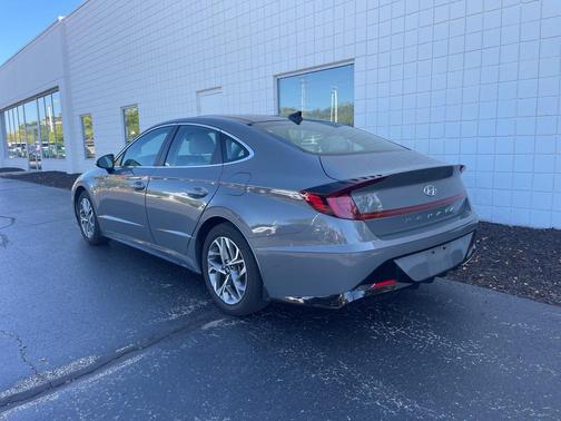 2022 Hyundai SONATA SEL