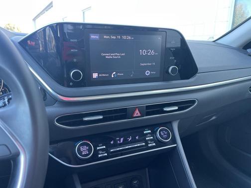 2022 Hyundai SONATA SEL