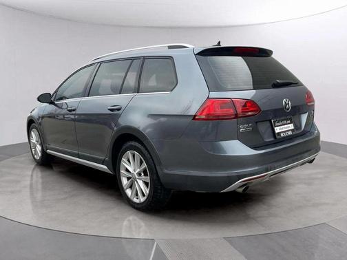 2017 Volkswagen Golf Alltrack TSI S