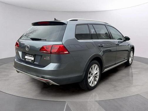 2017 Volkswagen Golf Alltrack TSI S