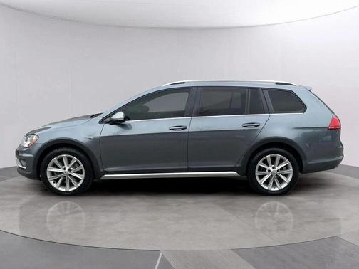 2017 Volkswagen Golf Alltrack TSI S