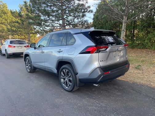 2023 Toyota RAV4 Hybrid XLE Premium