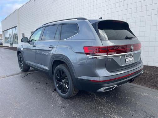 2025 Volkswagen Atlas 2.0T SE w/Technology 4MOTION