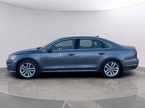 2017 Volkswagen Passat V6 SEL Premium
